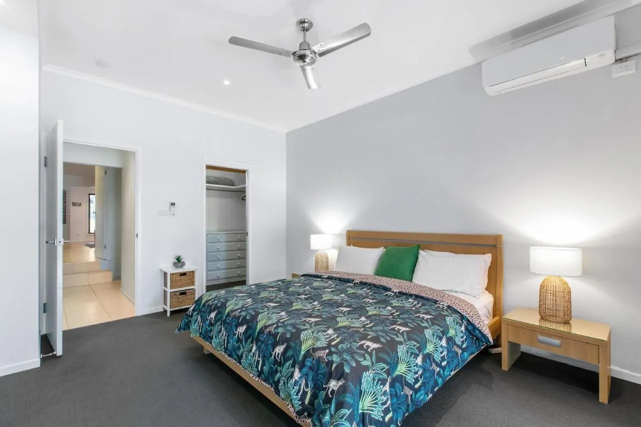 Holiday home Ivy Street 7 Dicky Beach Caloundra