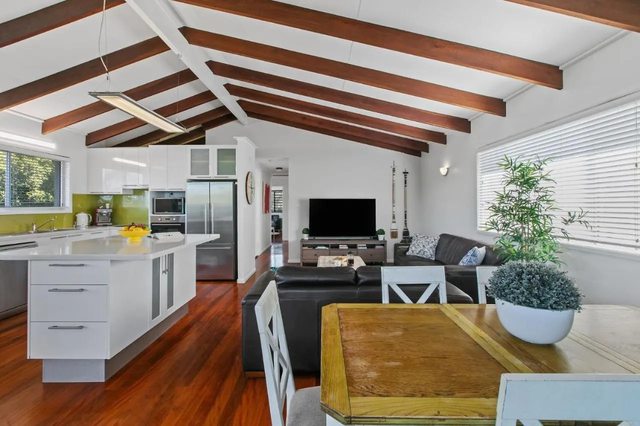 Ivy Street 7 Dicky Beach Caloundra Holiday home