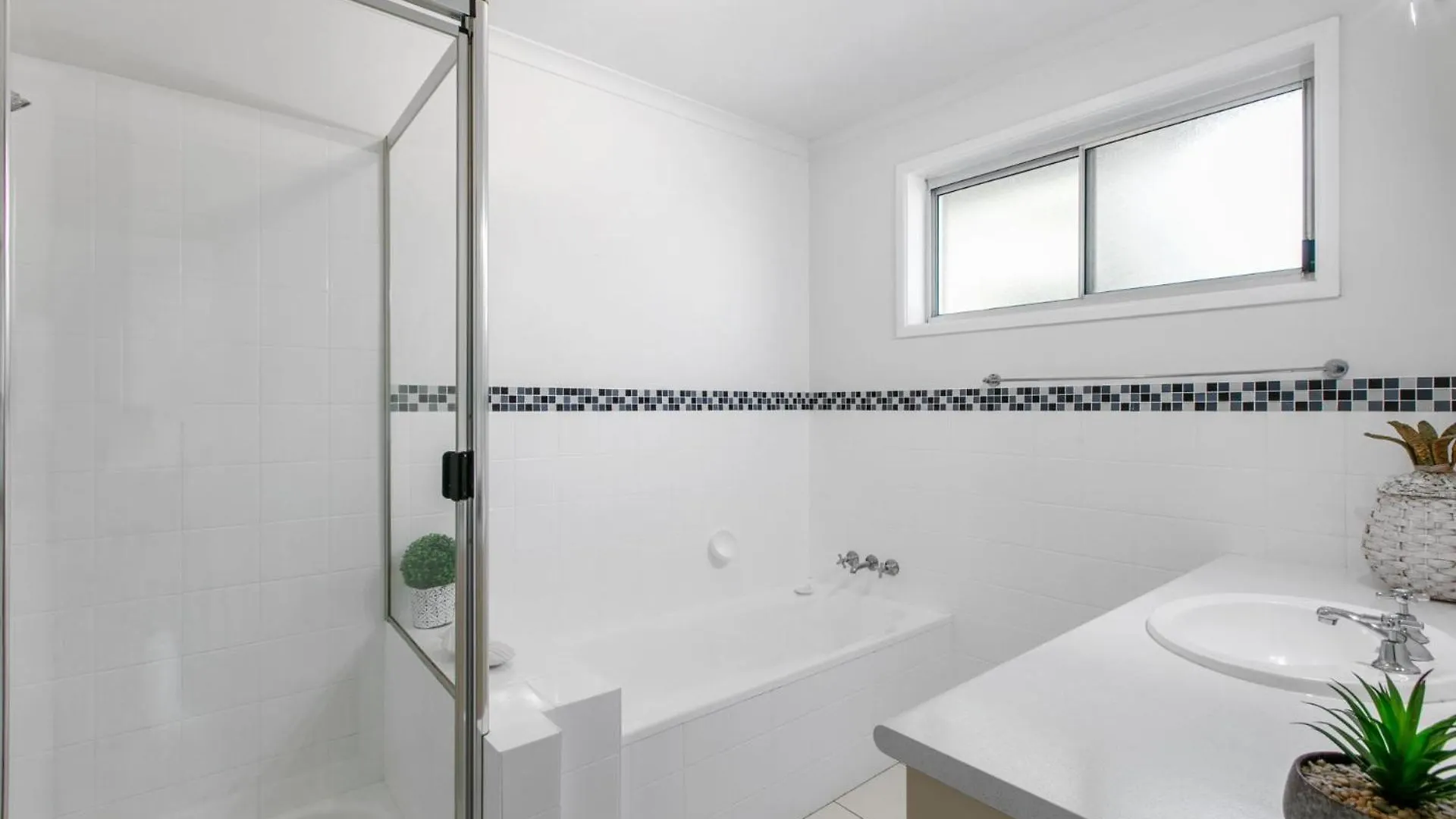 Ivy Street 7 Dicky Beach Caloundra Holiday home